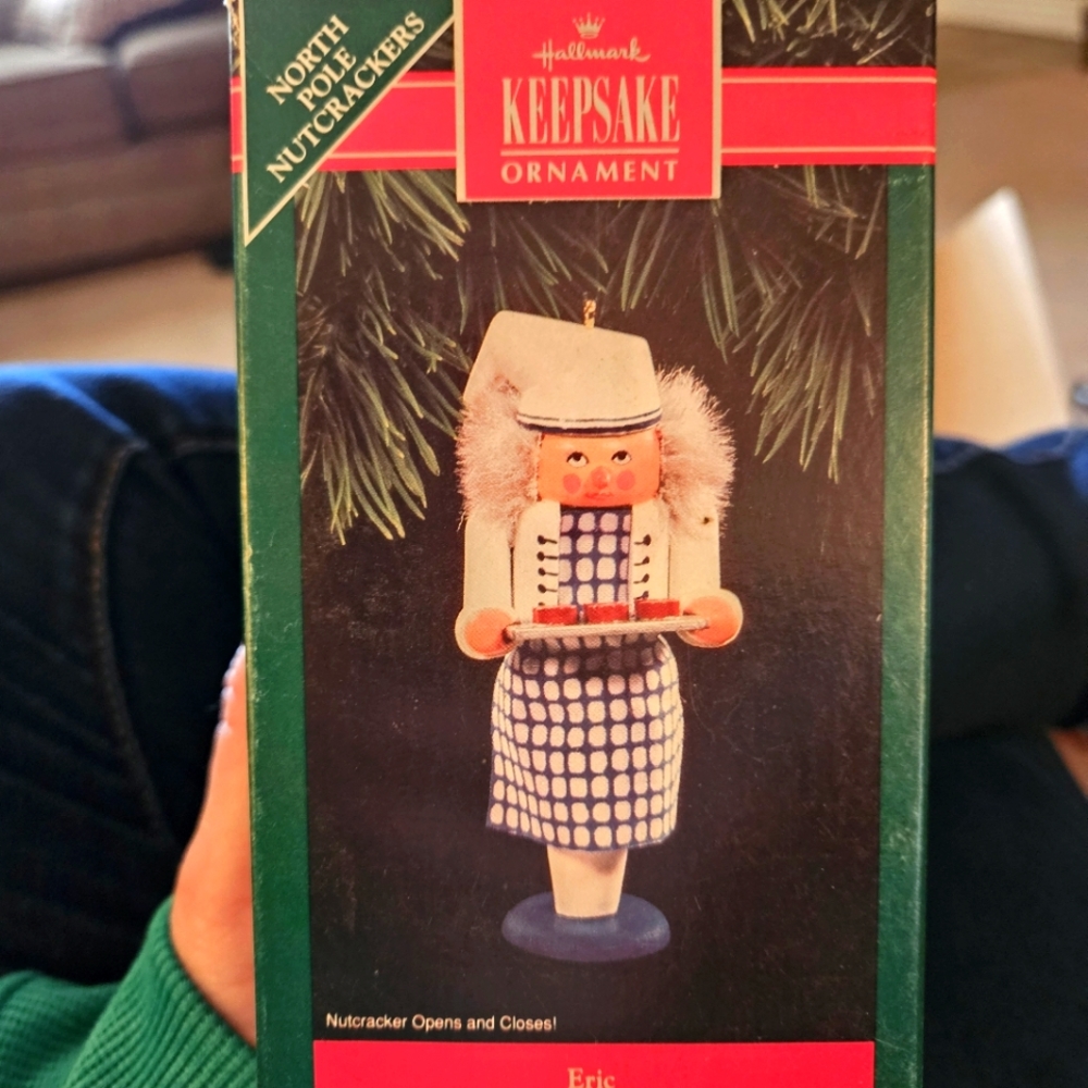 NIB 1992 HALLMARK KEEPSAKE ORNAMENT NORTHPOLE NUTCRACKERS SERIES